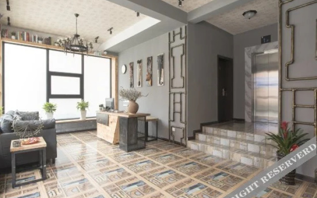 Zhangjiajie Loft Homestay (Tianmen Mountain Cableway Store)