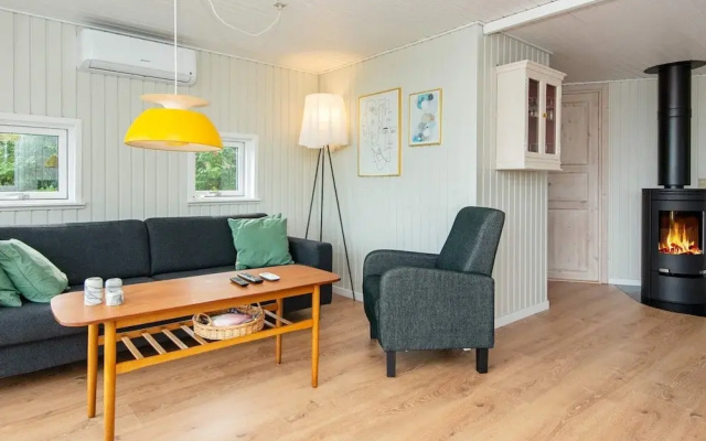 6 Person Holiday Home in Hejls
