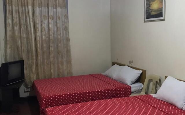 OYO 734 Baden Powell Hotel