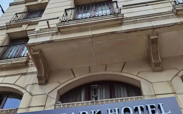 May Park Hotel
