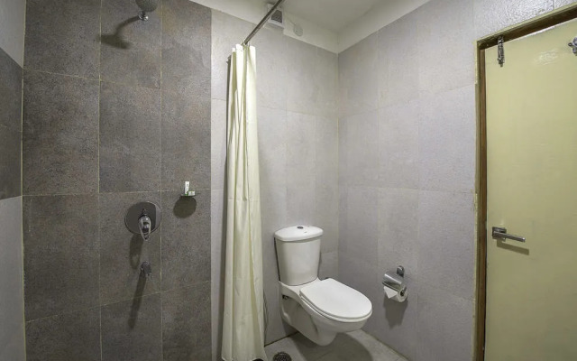 OYO 16857 Hotel Jp Plaza