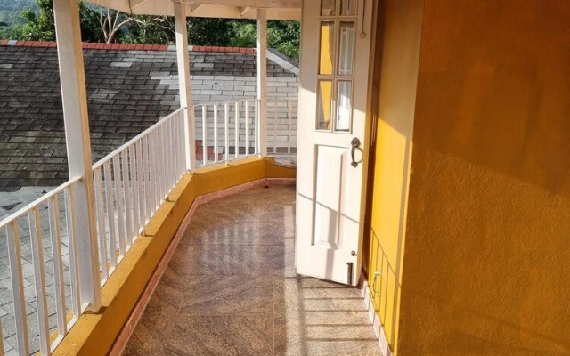 Stunning 3-bedroom House in Ocho Rios Upton