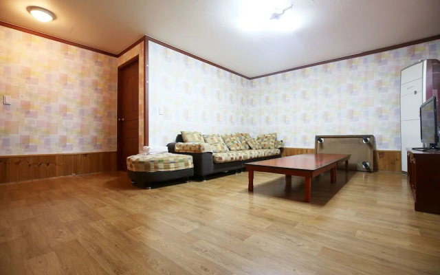 Geumsan Wolyeongsan Motel