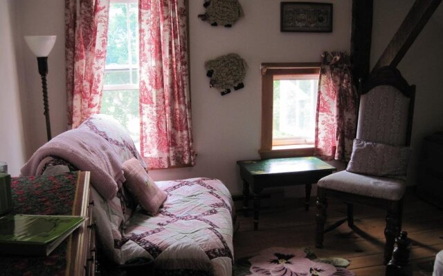 Maple House Bed & Breakfast