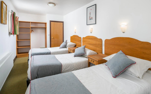 OYO Abbey Hotel, London Shepherd's Bush Market