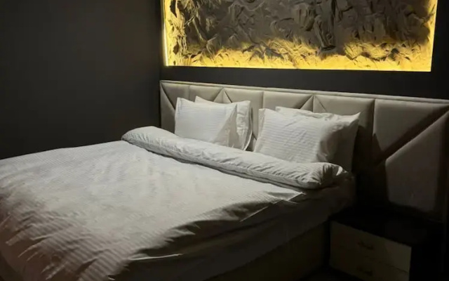 Luxor Apartments & Suites - Parkhouse