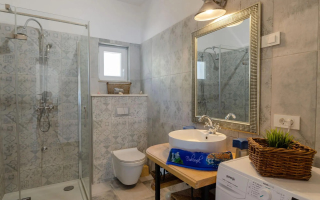 House Deja Blue in Orebic