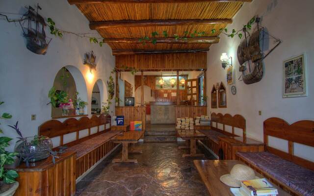 Adonis Hotel 2 (Crete)