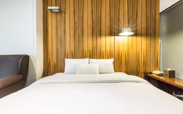 F HOTEL Yeongdeungpo