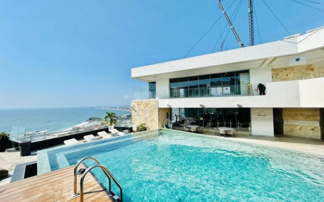 Torre Eleve Apartments