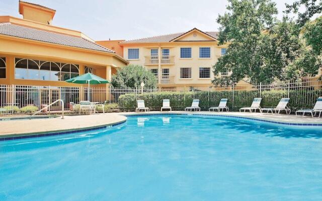 # 941 La Quinta Inn & Suites