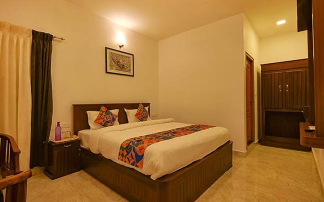 FabHotel Greenwood Stays