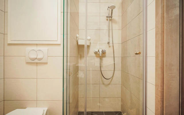 Central Apartment Budapest ~ Roof Terrace/AC/Indoor parking