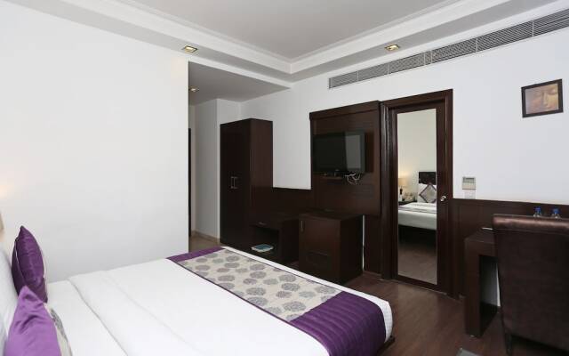 OYO 383 Hotel Divine Paradise