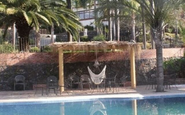 Jardi Hotel