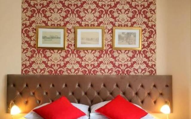 Willa Karmazynowa Przystań