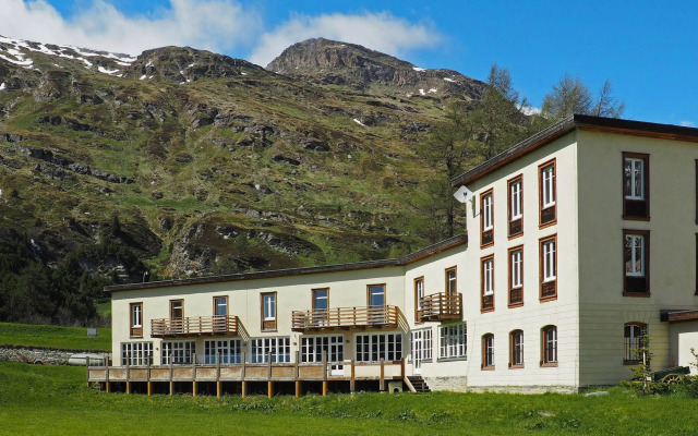 Maloja Club House
