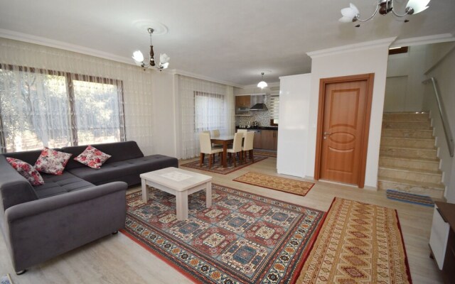 Villa Hakan 1 by Helaltatilvillari
