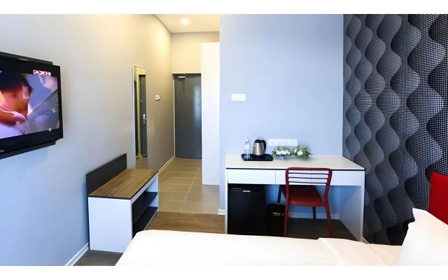 Cenang Plaza Beach Hotel