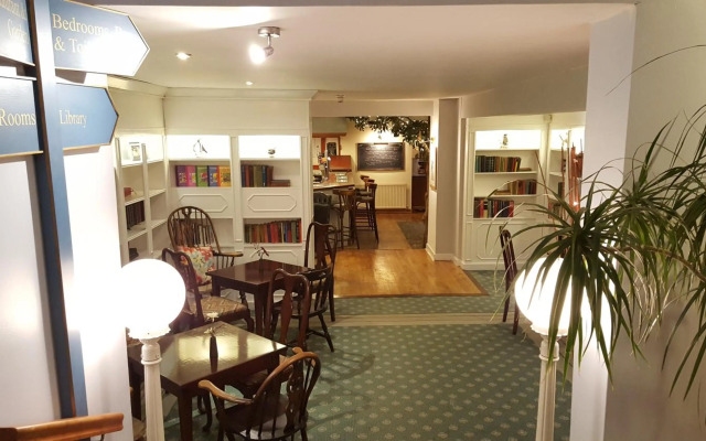 Apple Tree Hotel