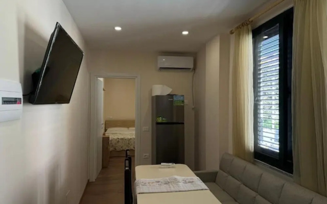 Tirent Apartment - Cozy Bedrooms Stay by Golem Beach.