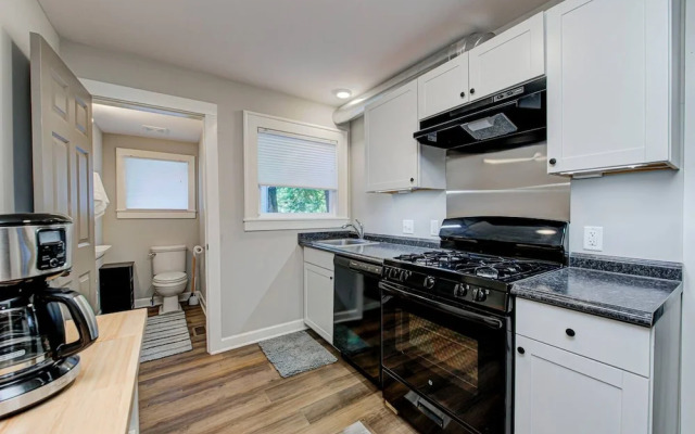 Chic Spacious Downtown Retreat