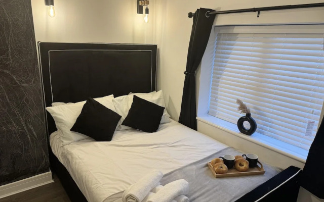 Impeccable 3-bed House in Walsall