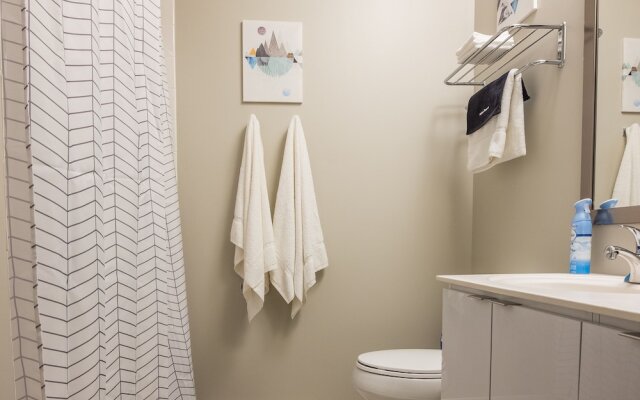 1 BR & 2 BR Apt in Central Business District by Frontdesk