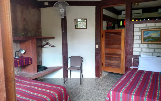 Zapote Tree Inn