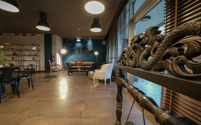 La Meridiana Bleisure Hotel