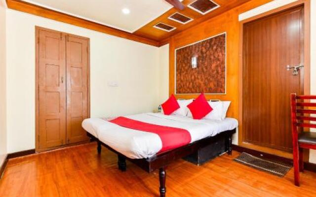 OYO 28400 Relax In Kerala Pamba 3bhk Sharing Houseboat