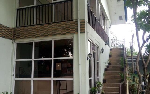 Wjv Inn Marigondon