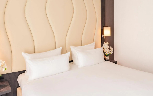 Plaza Premium Grand Winston Hotel