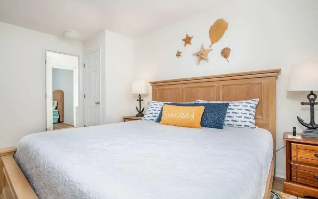 Summer Winds 231-b 3 Bedroom Condo by RedAwning