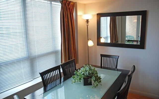 Toronto Luxury Accommodations - University Plaza