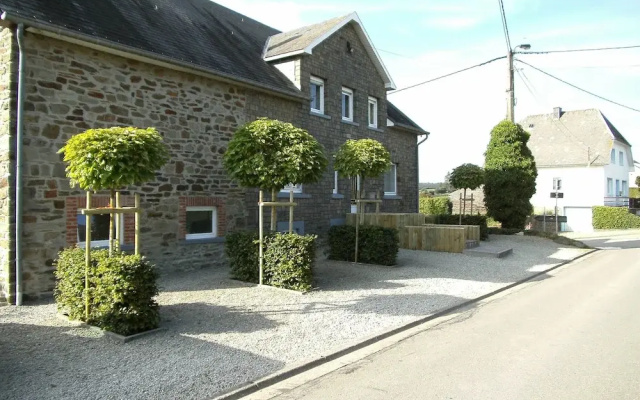 Apartment in Halenfeld-amel With Terrace