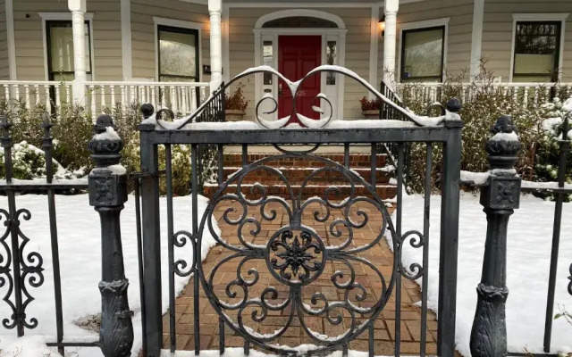 The 1425 Inn