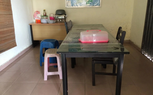 OYO 1149 Hotel Mustika