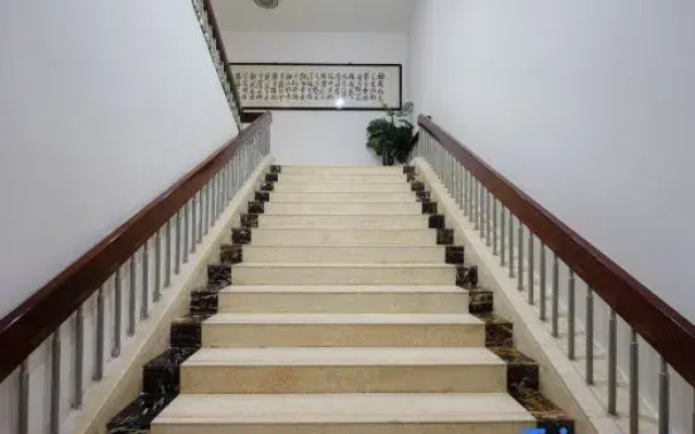 Meg Mercure Hotel (Tianshui City Center Square)