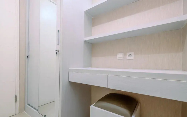 Comfy And Homey 2Br At Bassura City Apartment