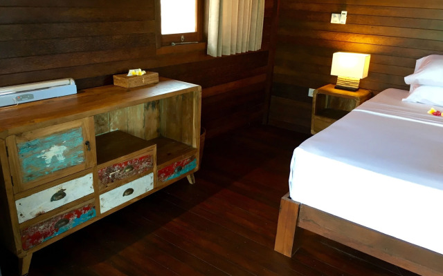 Twin Island Villas & Dive Resort