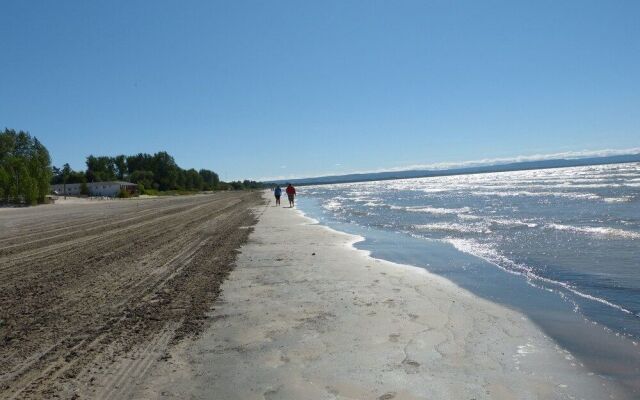 Oasis by the Bay Vacation Suites