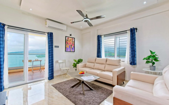 SaffronStays Riverdale, Mulshi - Lakefront villa with pool and mountain view