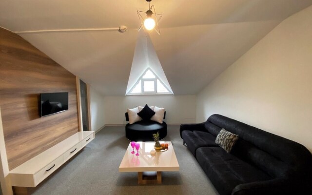 Otel 374