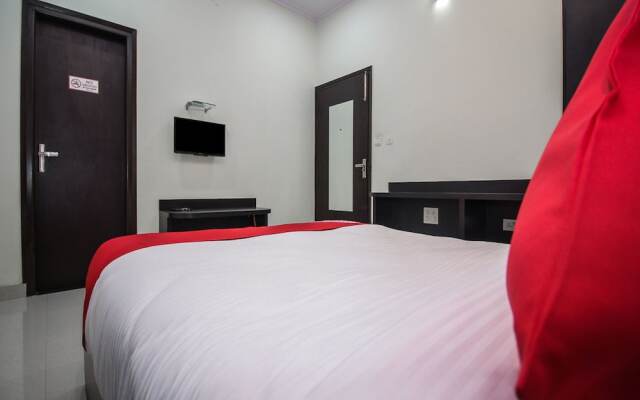 OYO 15218 Hotel Rasha Niwas