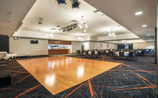 Nightcap at Coolaroo Hotel