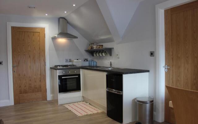 Lakeside Studio 2 Loft Apartment
