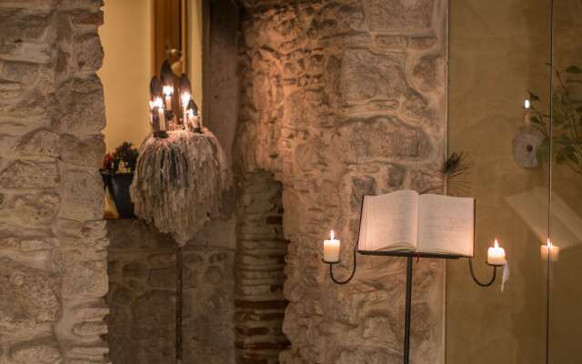 Solar Do Castelo, a Lisbon Heritage Collection