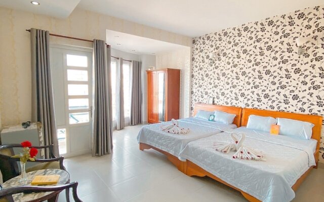 Phuoc Hai Hotel By The Moment