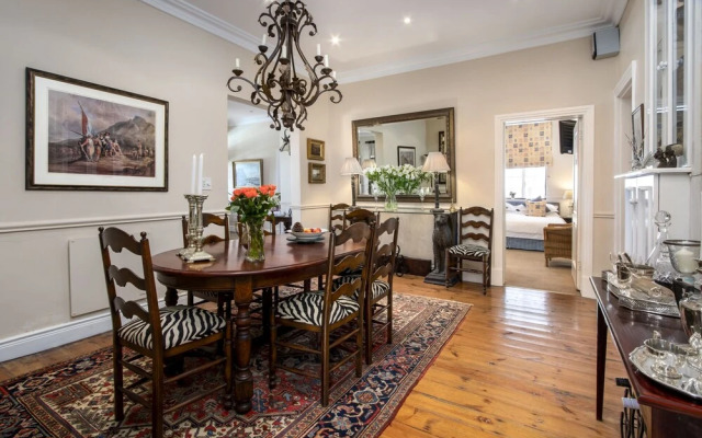 La Fontaine Guest House